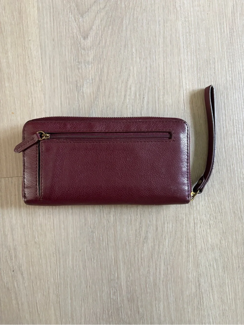 Women’s Fossil Burgundy Leather Zip-Around Wristlet Wallet